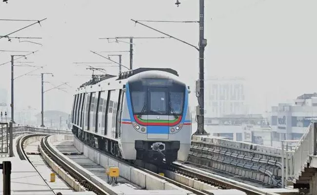 Hyd Metro to extend service hrs for IPL match   - Sakshi