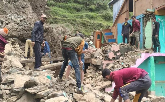Srinagar Jammu Kashmir landslide Rain and Snowfall Became a Disaster