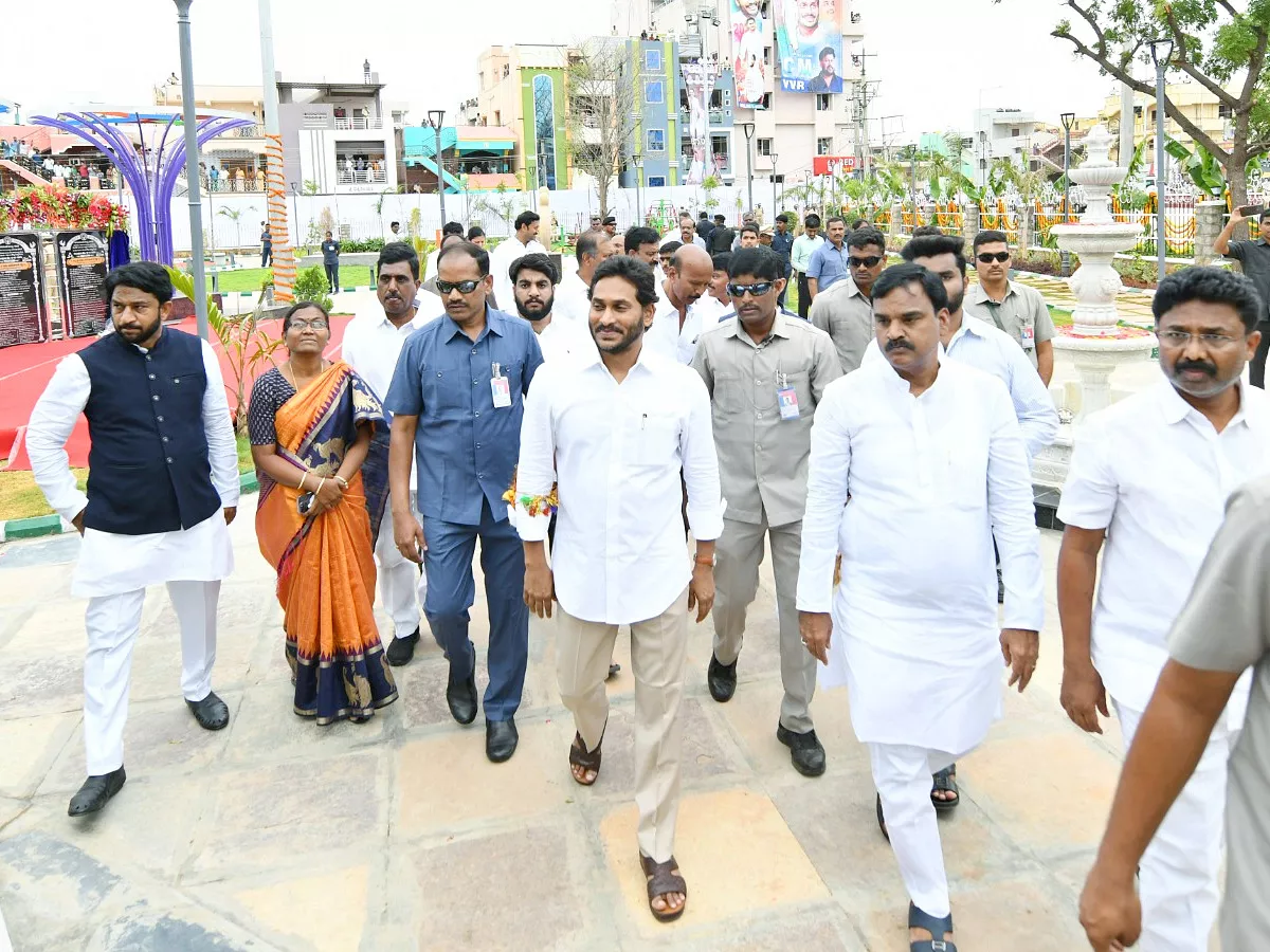 CM YS Jagan Inaugurates Al Dixon Unit At Kopparthi Photos - Sakshi