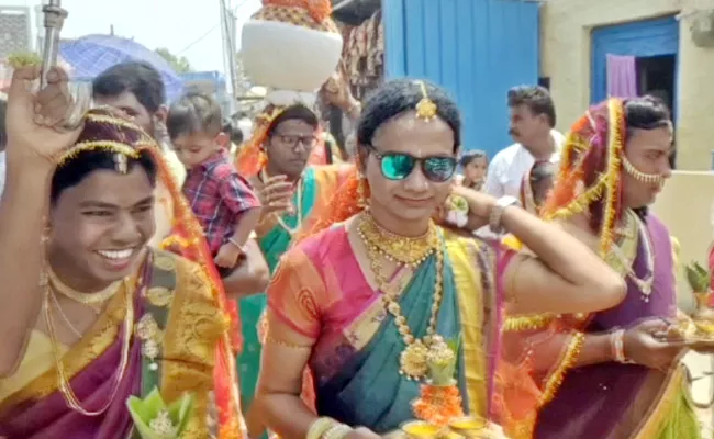 Village Men Dress up as Women to Celebrate Holi Photos
