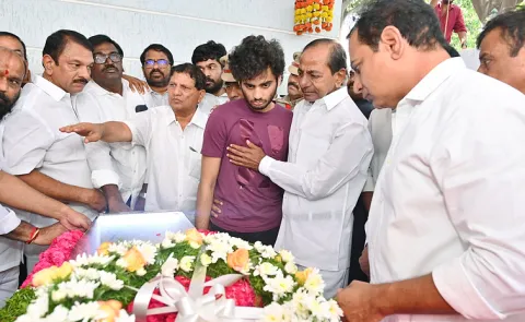 BRS KCR Sad Over Maganti Gopinath Tribute