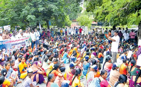 Ysrcp Protests at excise offices across the state