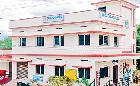 Secretariats are key in cyclone relief efforts