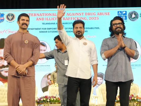 CM Revanth Reddy,Ram Charan,Vijay Deverakonda participate Anti-Drugs Day Event in Hyderabad Photos