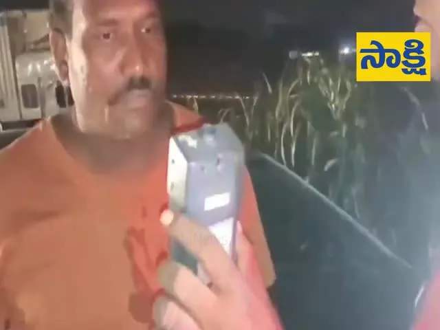  Hyderabad Man Funny Drunken Drive Funny Video Viral - Sakshi