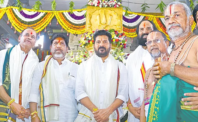 Telangana CM Revanth Reddy launches Indiramma housing scheme in Bhadrachalam - Sakshi