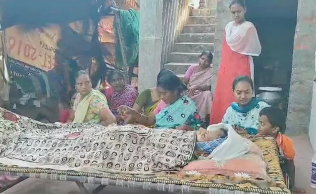 Old Age Woman Dies While Standing In Line For Pension Krishna District - Sakshi