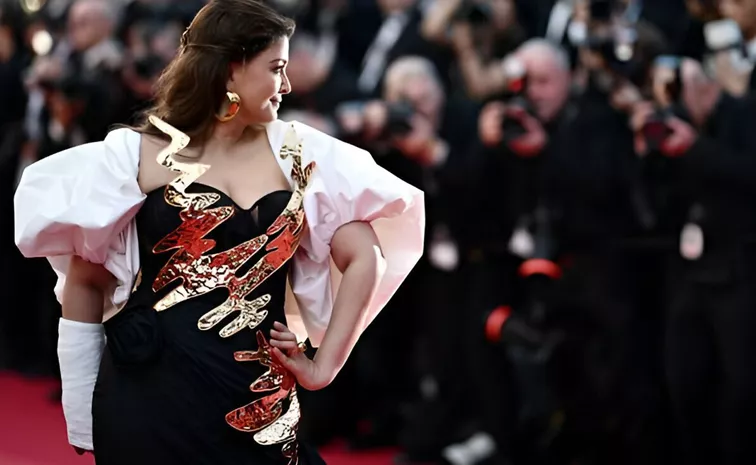 Aishwarya Rai Walks The Red Carpet At Cannes 2024