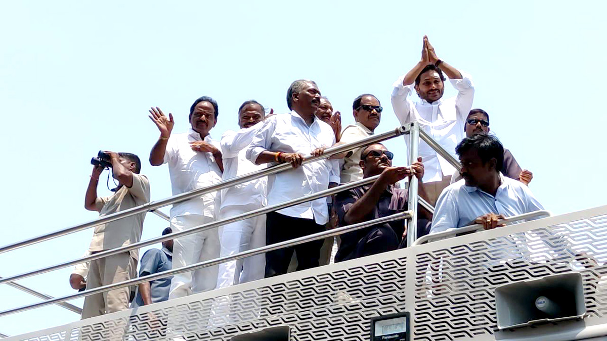  CM Jagan Memantha Siddham Bus Yatra at Visakhapatnam Photos - Sakshi29