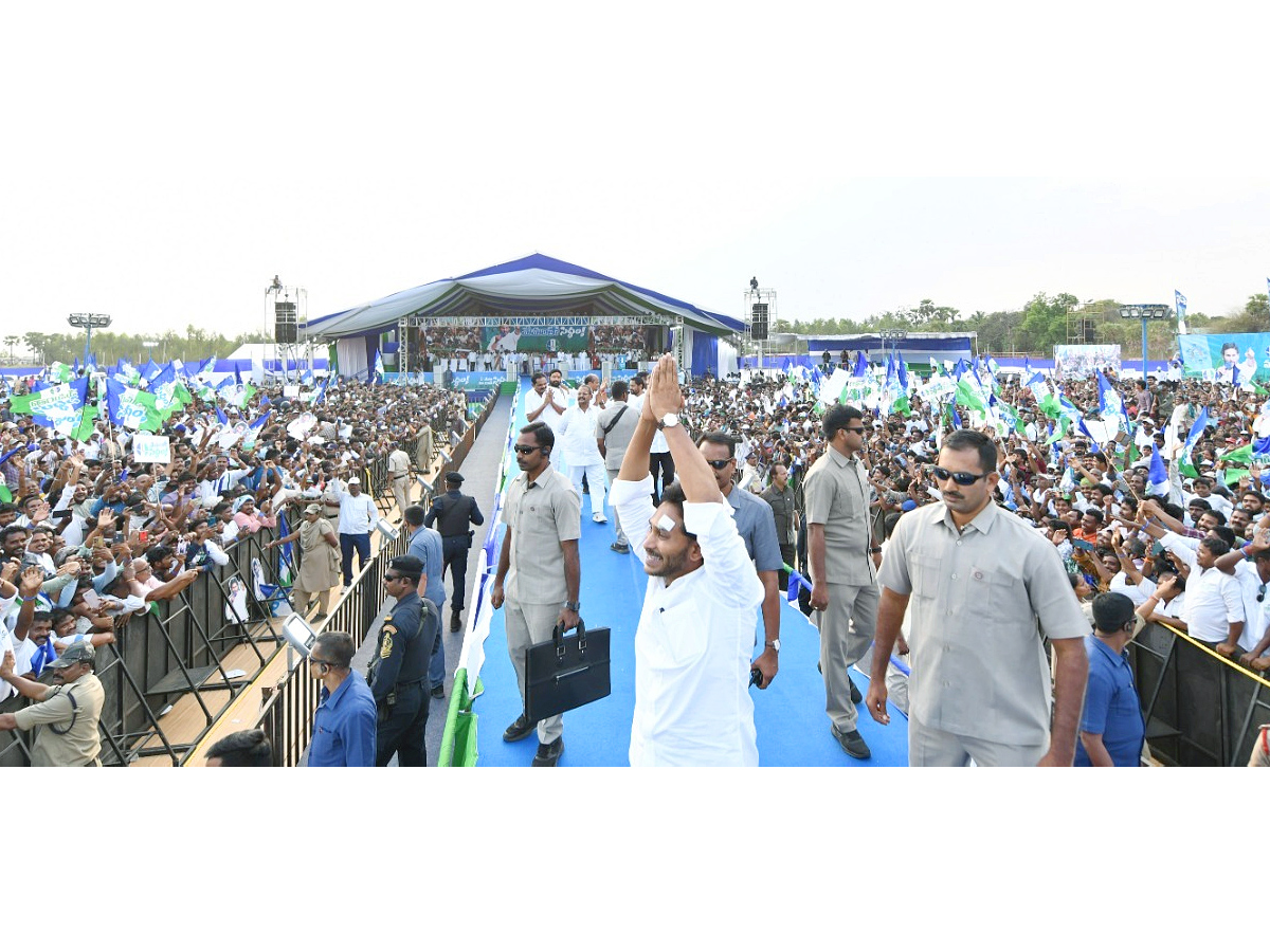 AP CM YS Jagan Memantha Siddham Public Meeting at Chelluru Village vijayanagaram Photos  - Sakshi5