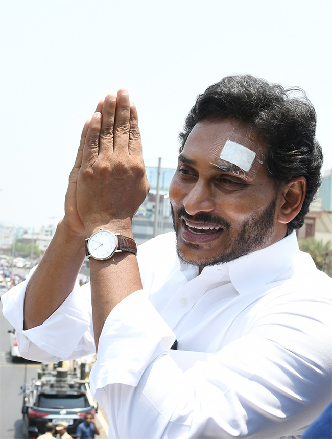 AP CM YS Jagan Memantha Siddham at Visakhapatnam - Sakshi16