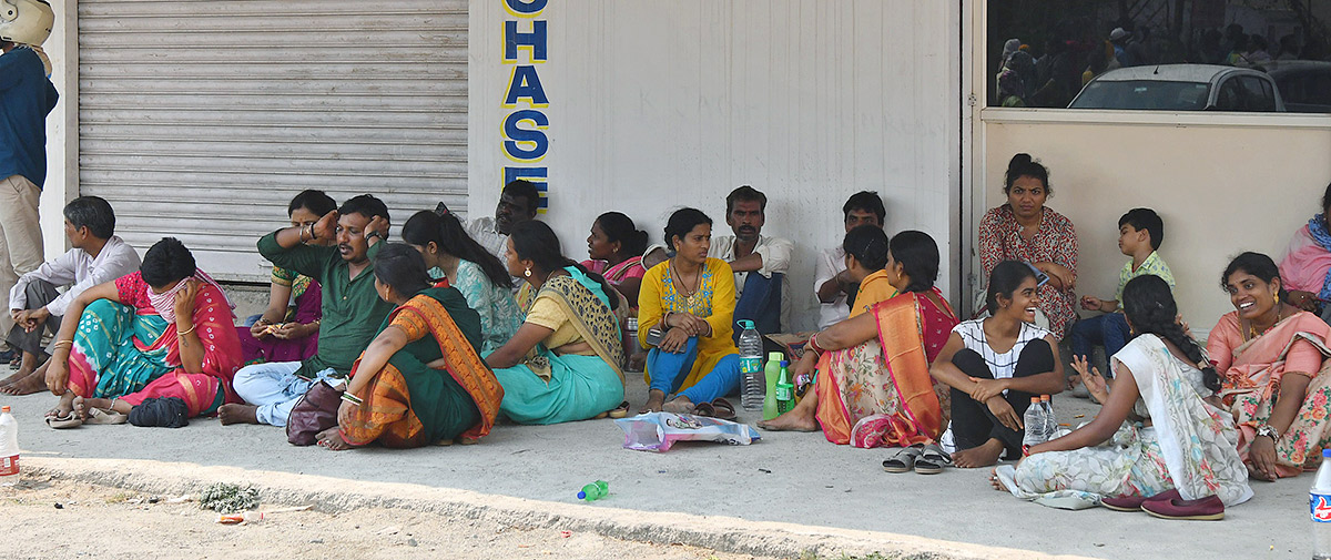 Devotees Rush To Chilkur Balaji Temple For Garuda Prasadam - Sakshi24