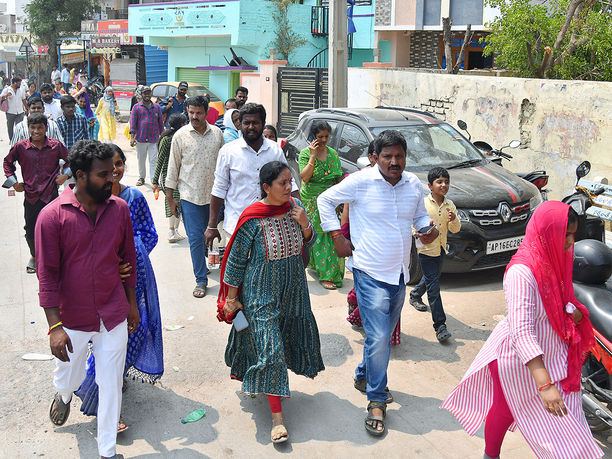 Devotees Rush To Chilkur Balaji Temple For Garuda Prasadam - Sakshi26