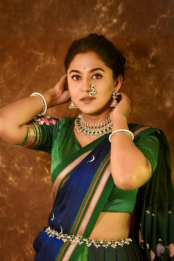 Mrunmayee Deshpande Beautiful Look Photos - Sakshi24