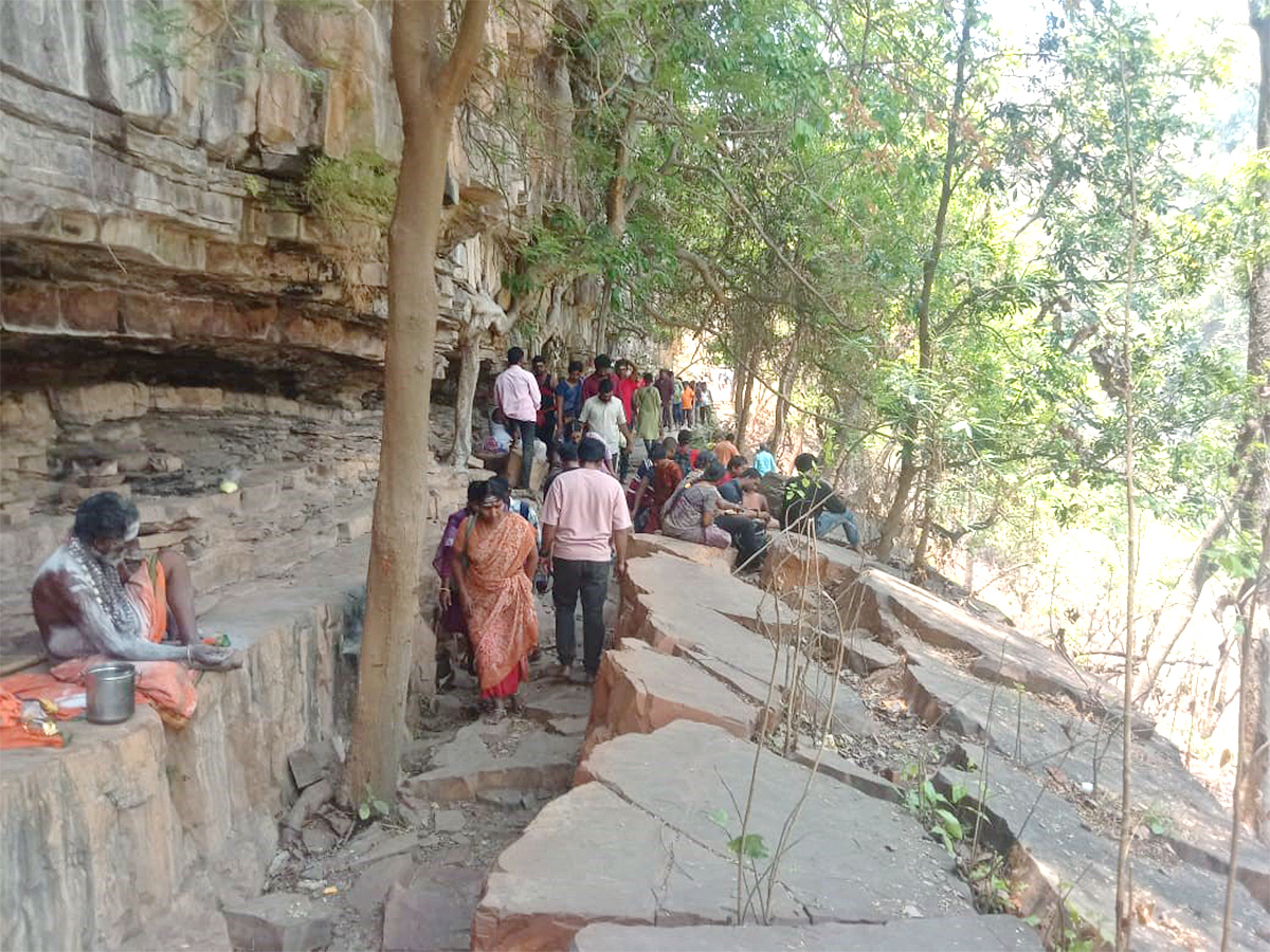 Saleshwaram Lingamayya Jatara At Telangana Photos - Sakshi14