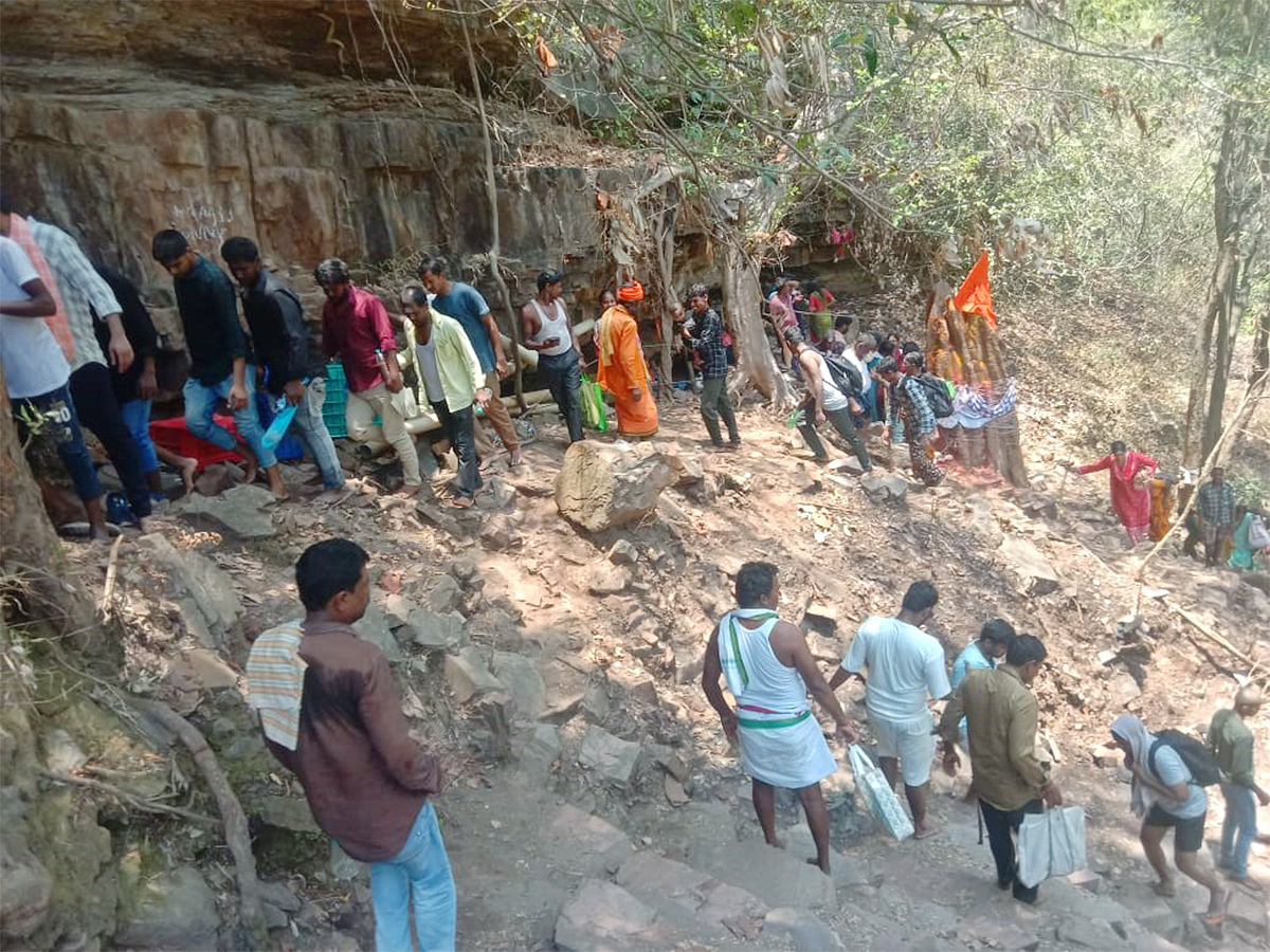 Saleshwaram Lingamayya Jatara at Telangana Photos - Sakshi6