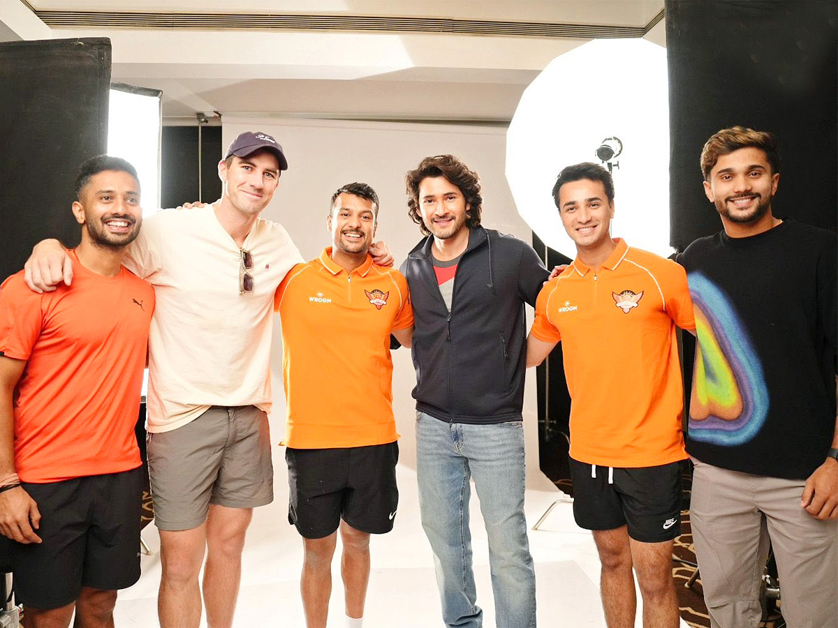 Superstar Mahesh With Sun Risers Hyderabad Team Photos - Sakshi5