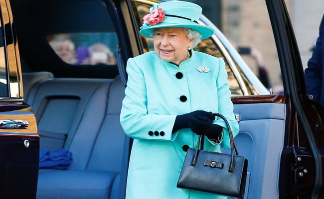 The Secret Behind Queen Elizabeth II Purse - Sakshi