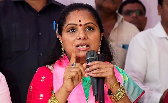 కగరసక ఎమమలస కవత వరనగ MLC Kavitha Serious Comments