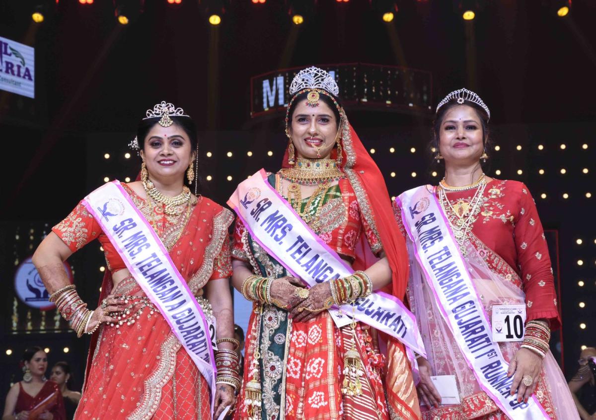 Grand Finale of Miss and Mrs Gujarati Telangana 2024 at the Closing Ceremony3