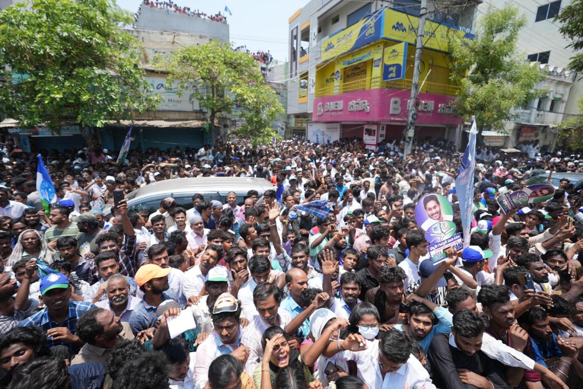 CM YS Jagan at Tadipatri Public Meeting Photos5