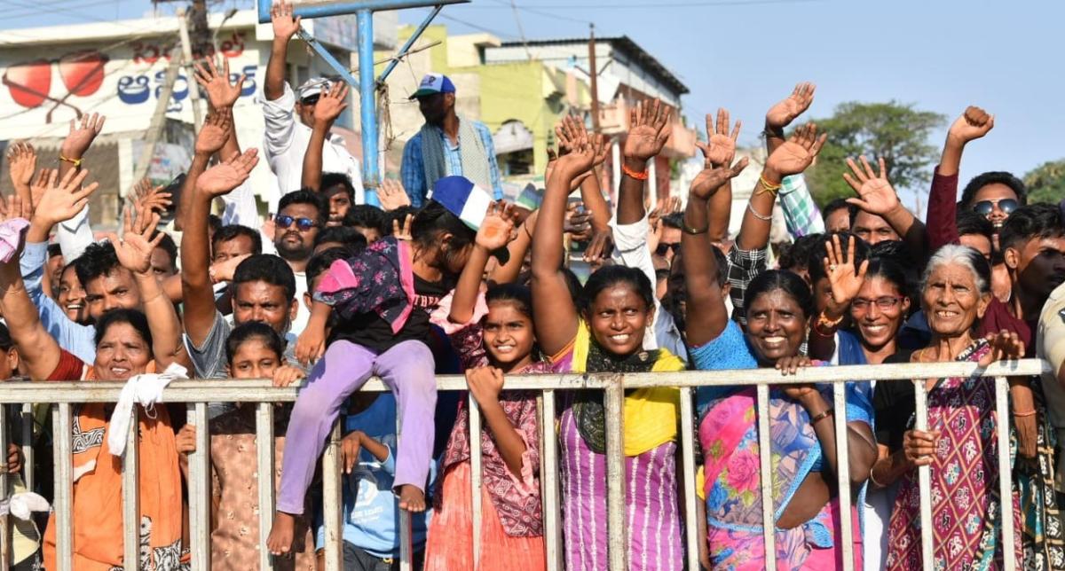 YS Jagan Mohan Reddy At Ponnuru Public Meeting Photos11