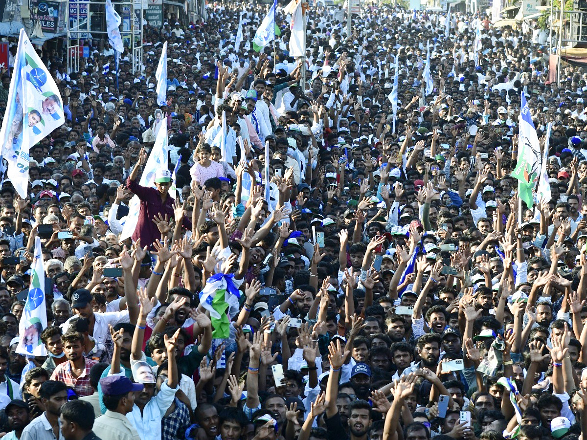 AP CM YS Jagan Public Meeting at Kalikiri Photos3