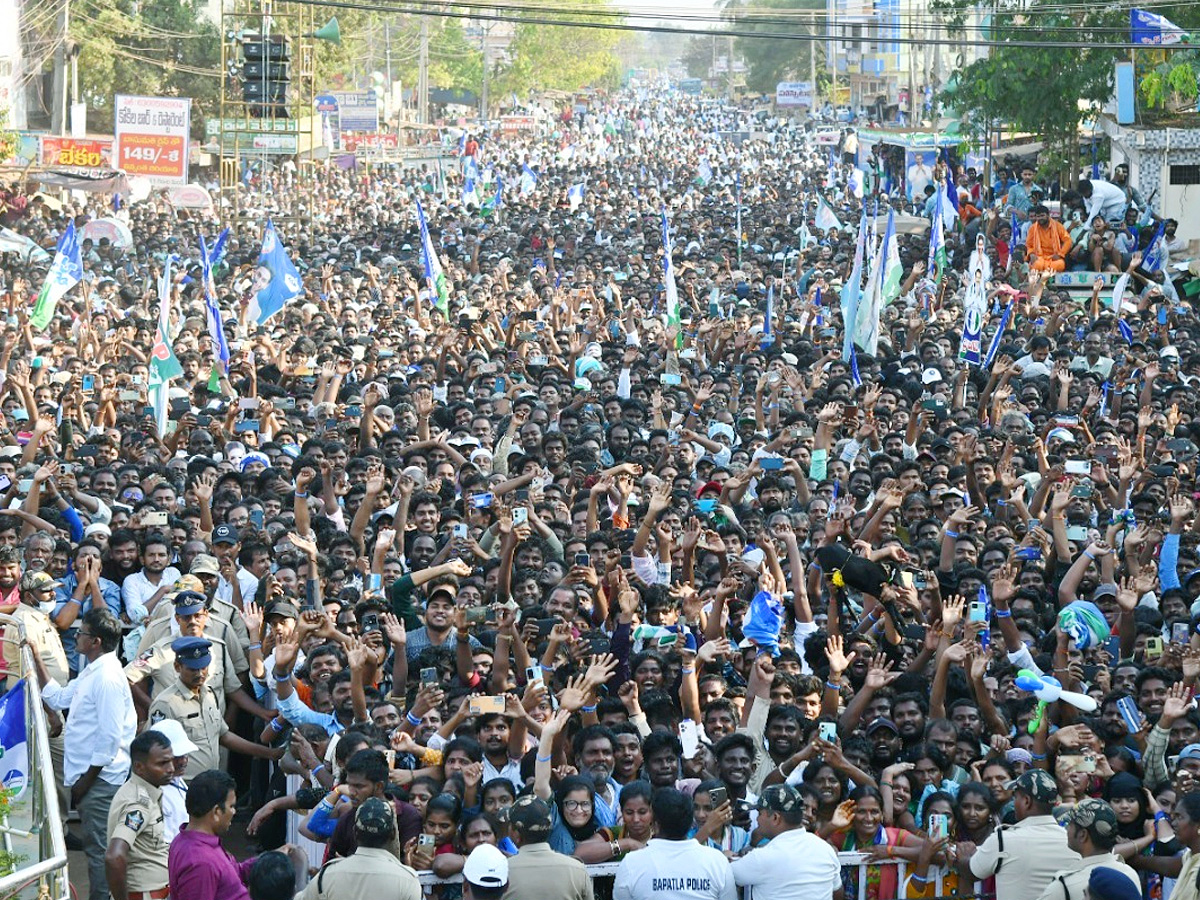 AP CM YS Jagan Public Meeting at Kandukur Photos12