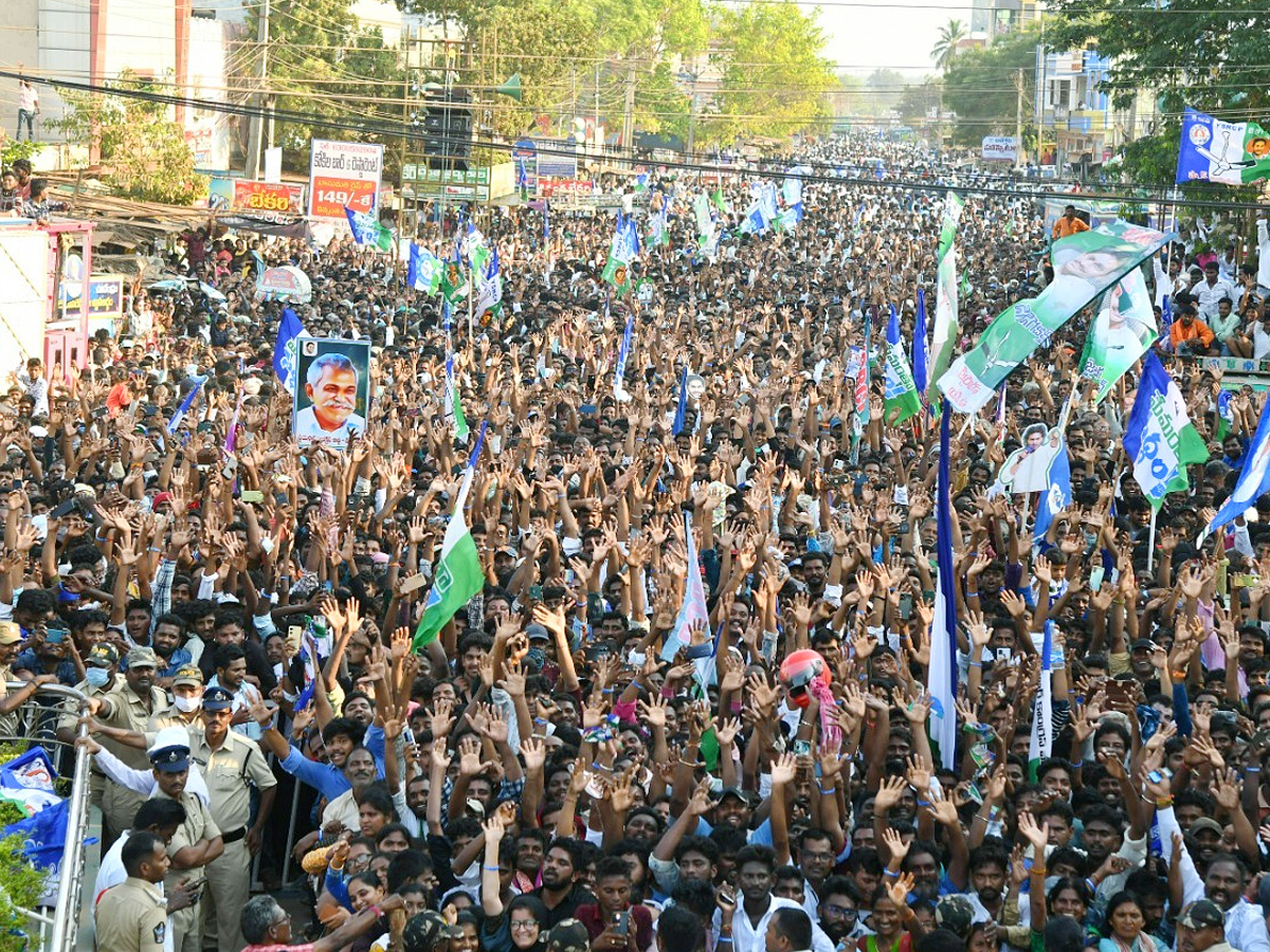 AP CM YS Jagan Public Meeting at Kandukur Photos4