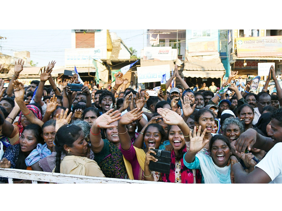 AP CM YS Jagan Public Meeting at Kandukur Photos8