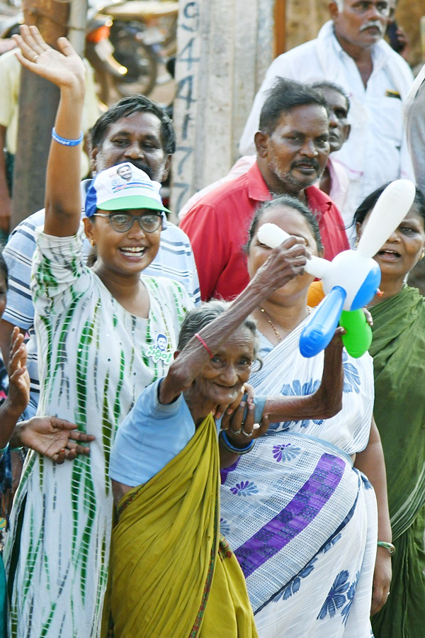 AP CM YS Jagan Public Meeting at Kandukur Photos10