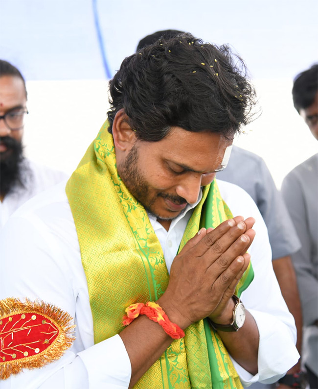 CM Jagan invoke divine blessings ahead nomination12