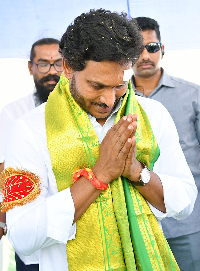 CM Jagan invoke divine blessings ahead nomination14