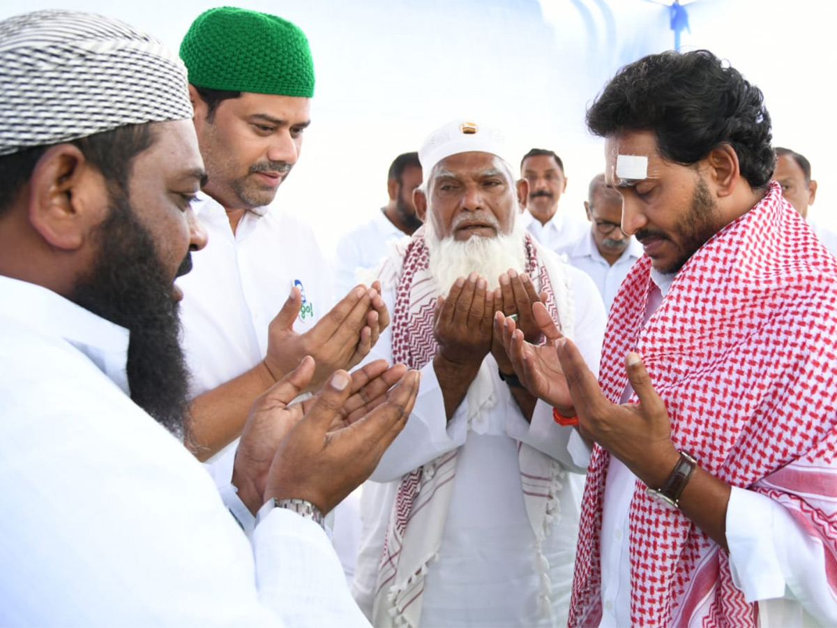 CM Jagan invoke divine blessings ahead nomination8