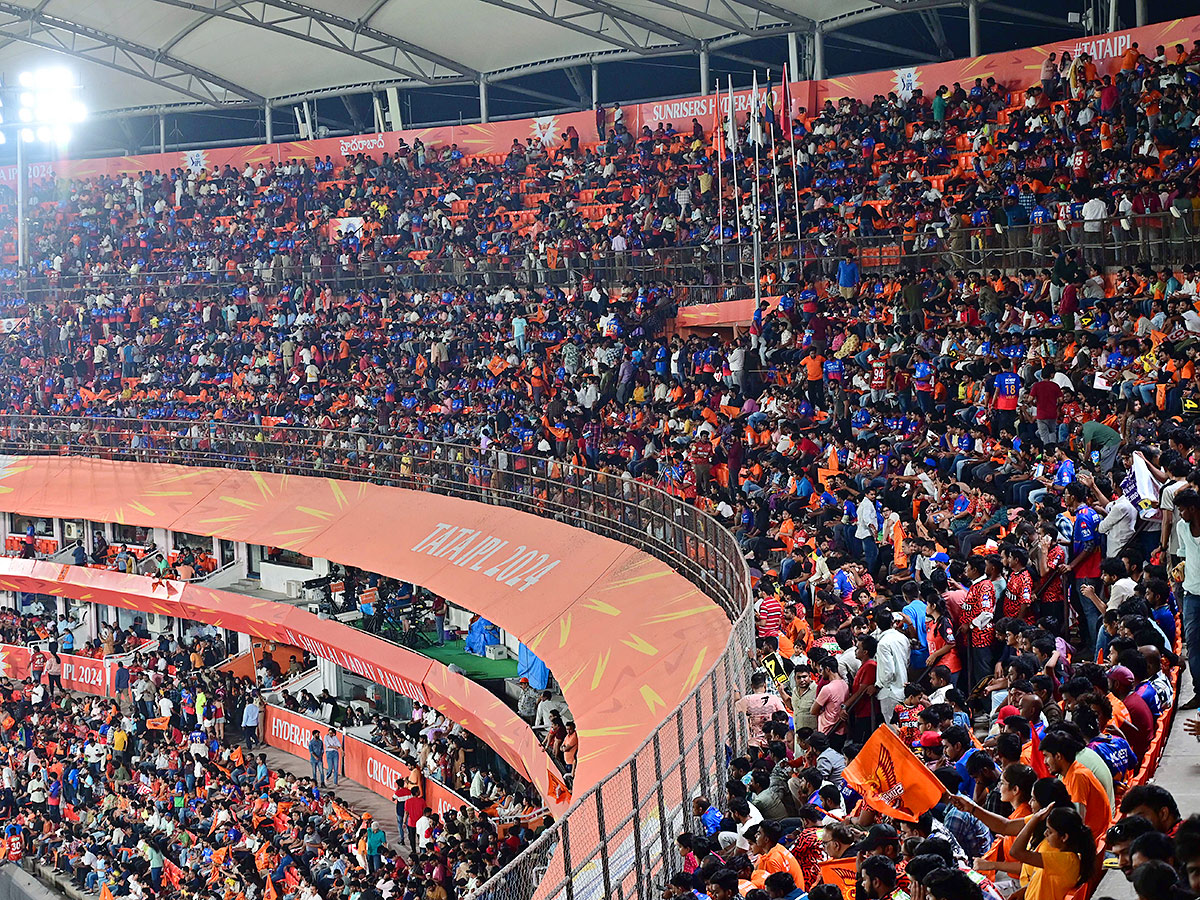 SRH and RCB Rajiv Gandhi International Cricket Stadium in Hyderabad19