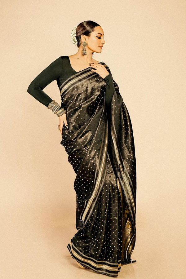 Sonakshi Sinha Shines Like A Queen In Black Saree6