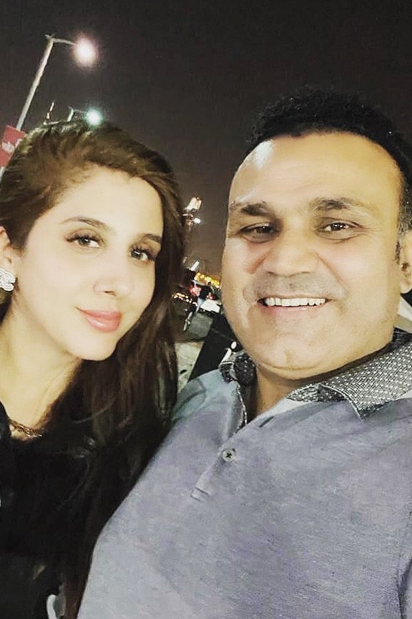 Virender Sehwag Wife Aarti's Biography And Personal Information: Photos12