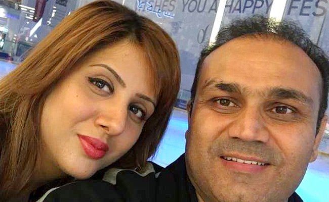 Virender Sehwag Wife Aarti's Biography And Personal Information: Photos4