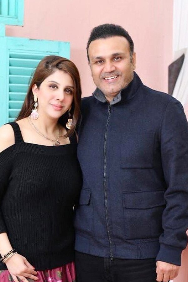 Virender Sehwag Wife Aarti's Biography And Personal Information: Photos8