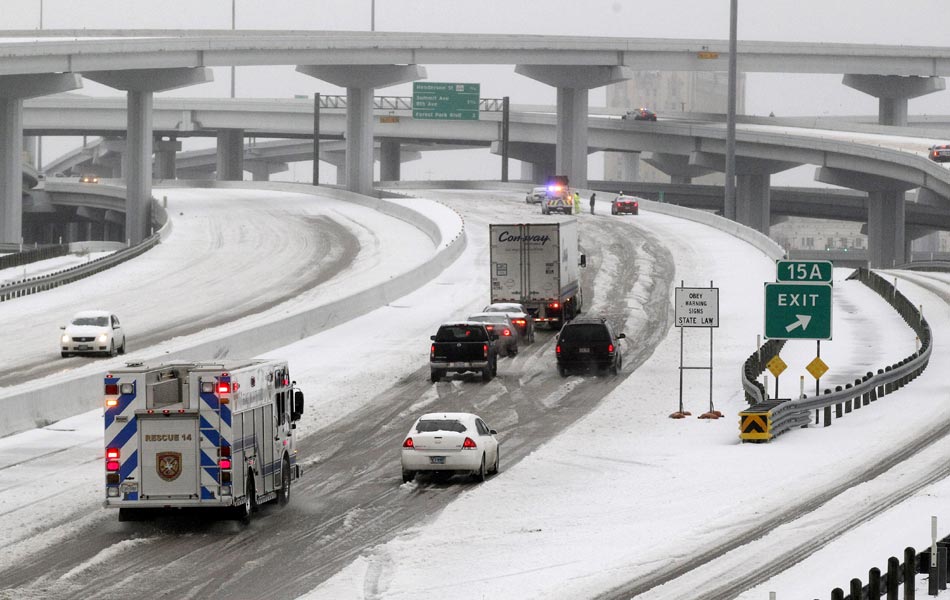 Historic snow storm sweeps over north east America - Sakshi5