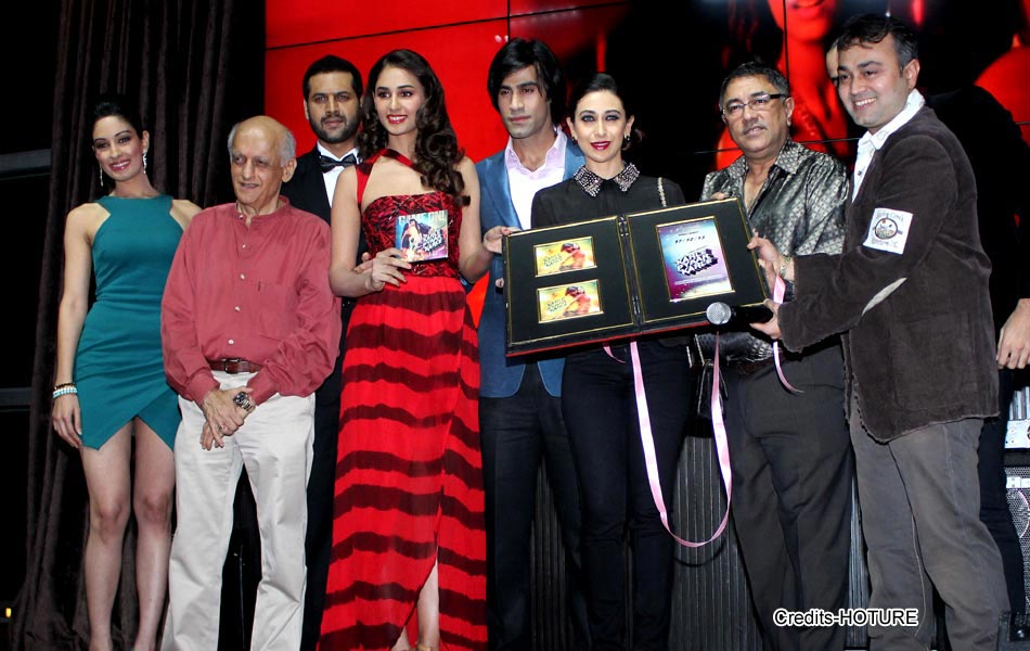 Karisma Kapoor launches music of Karle Pyaar Karle1