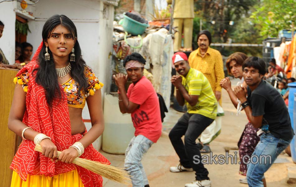 Aa Aiduguru Telugu movie Stills - Sakshi19