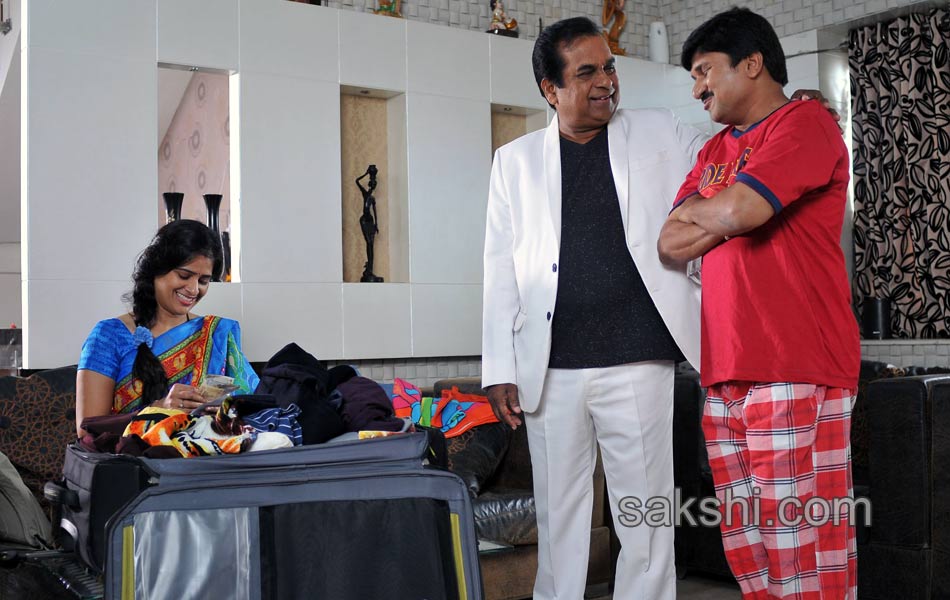 Bangkok Lo Brahmanandam Movie Stills24