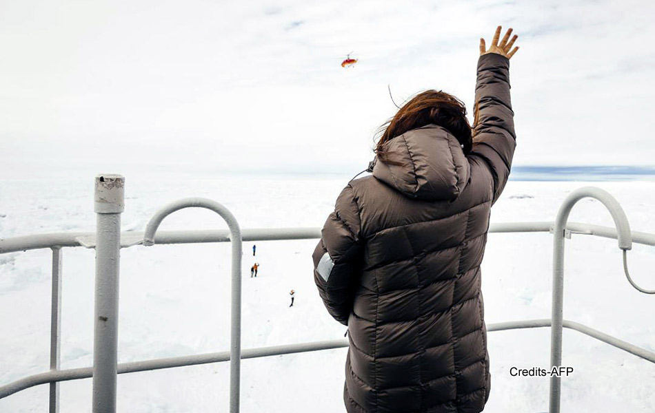 Passengers on Russian MV Akademik Shokalskiy ship6