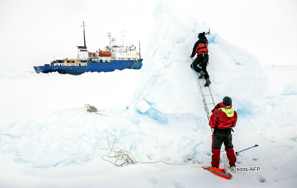 Passengers on Russian MV Akademik Shokalskiy ship9