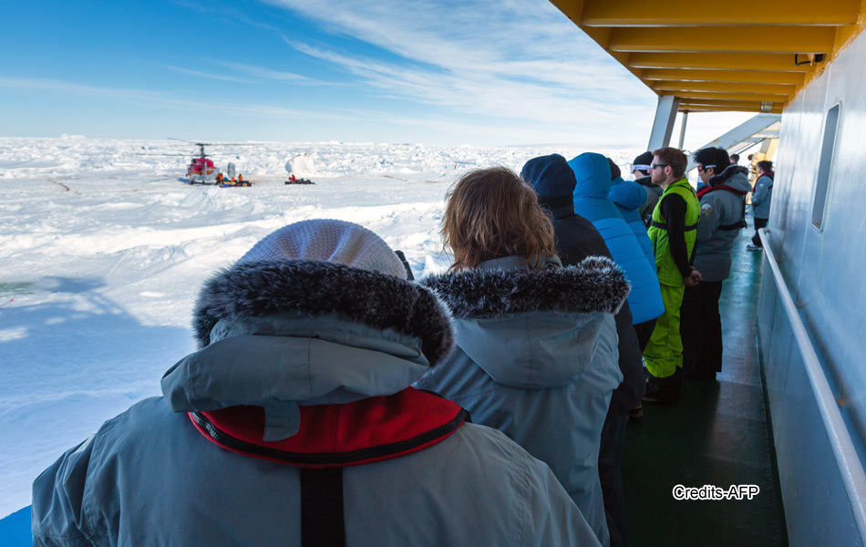 Passengers on Russian MV Akademik Shokalskiy ship17