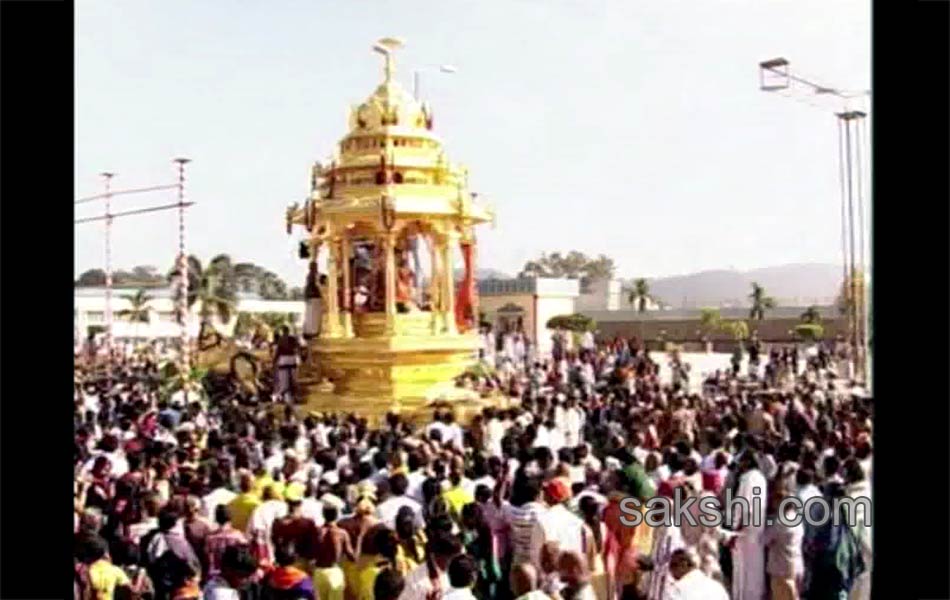 andhra pradesh devotees throng temples on vaikunta ekadasi34