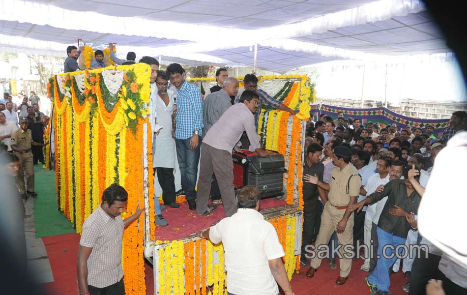 akkineni nageswara rao funerals in annapurna studios19