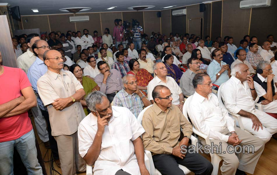 Celebrities pay homage to ANR at film chamber34