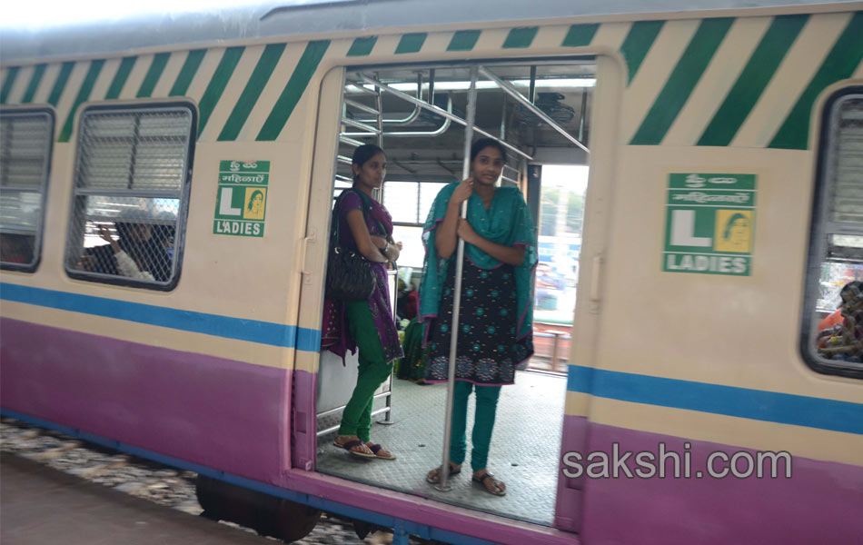 mmts ladies cabin easy to find2